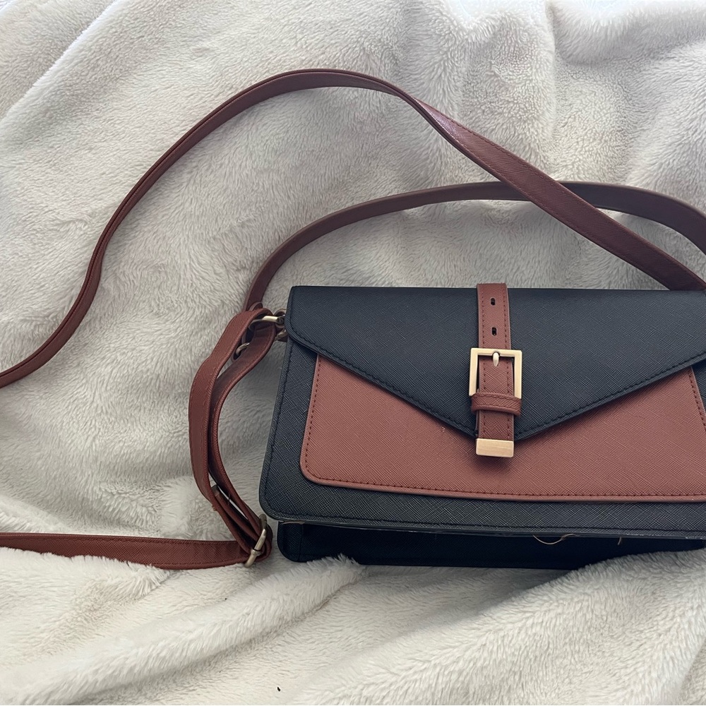 Elegant Black and Brown Women's Bag